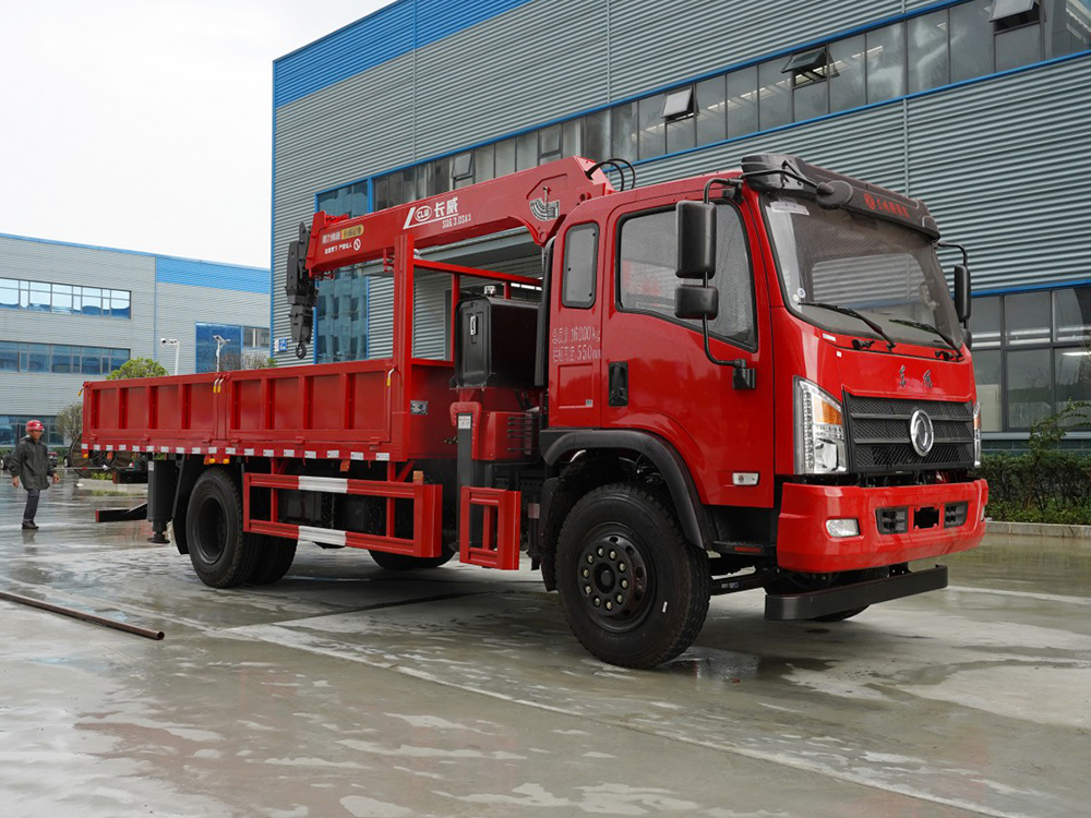 國六東風(fēng)D912小黃牌長威6.3噸三節(jié)直臂吊機隨車吊